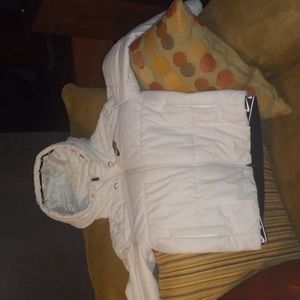 Small white Nike winter coatq